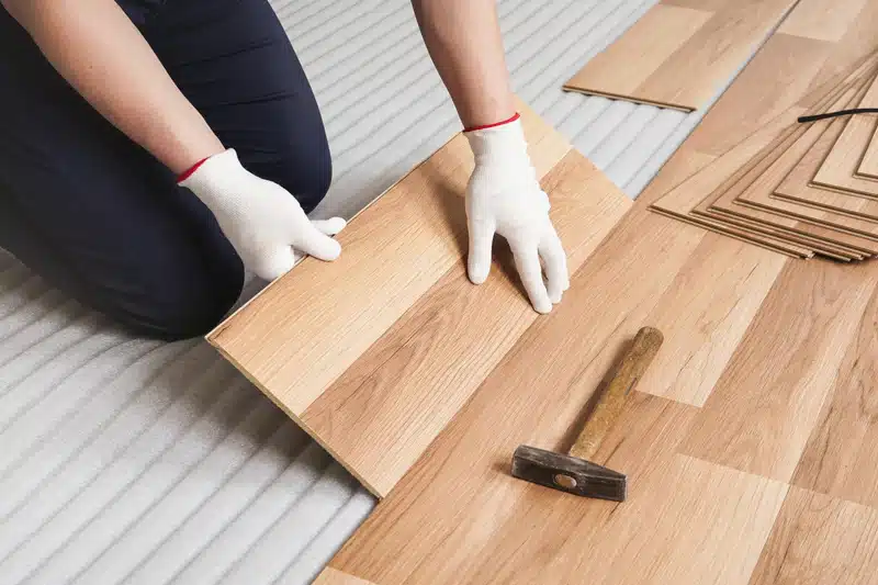 نصب تایل های پارکت