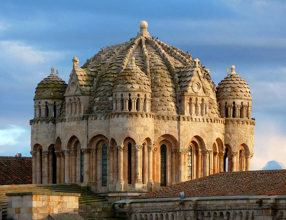 معماری رومانسک